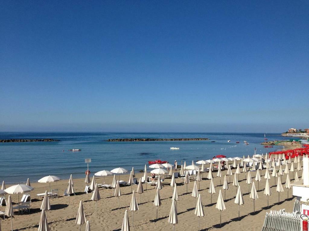 Casavacanze Peperosa Civitavecchia Esterno foto